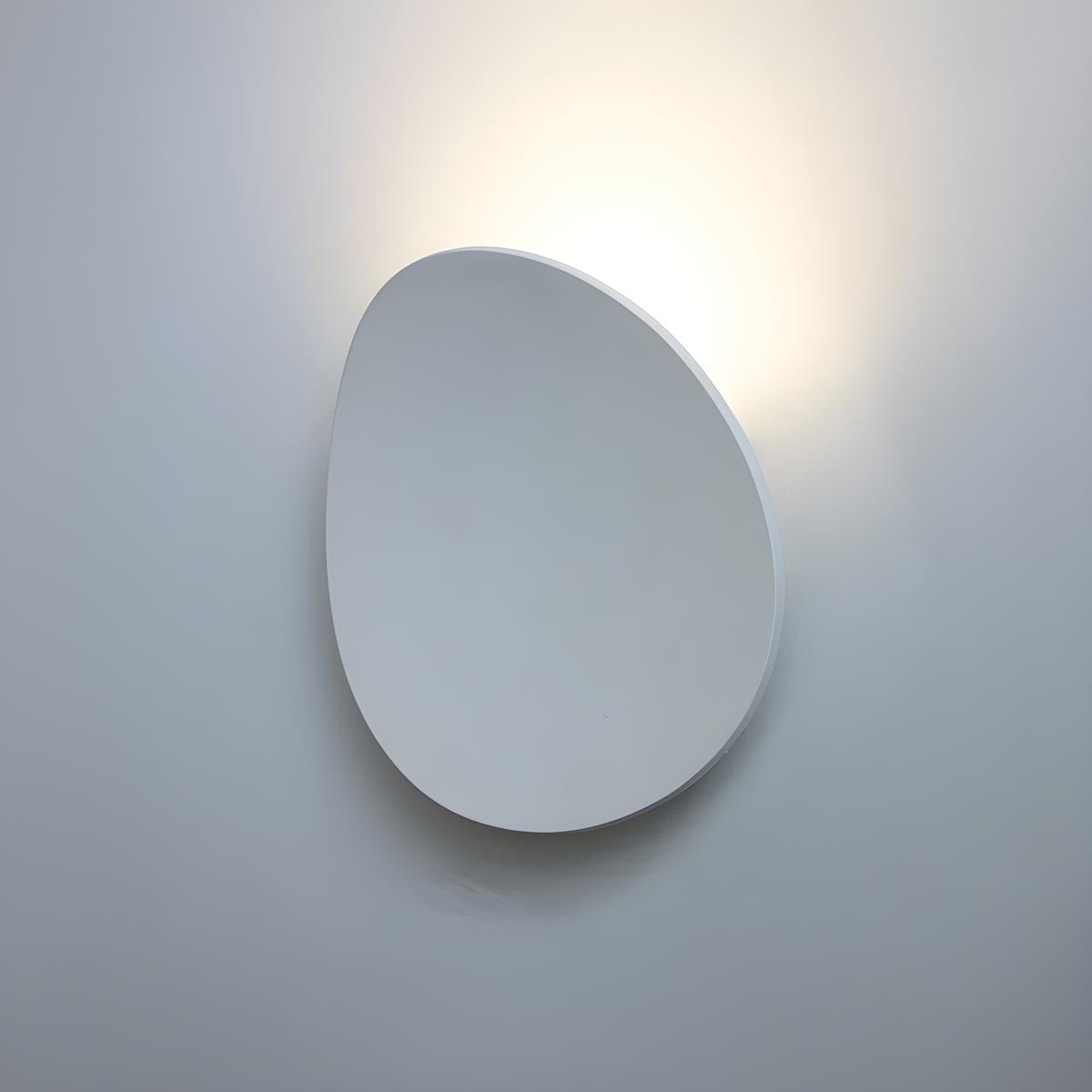 Wandlamp Minimalistisch met Geïntegreerde LED en Organische Vorm