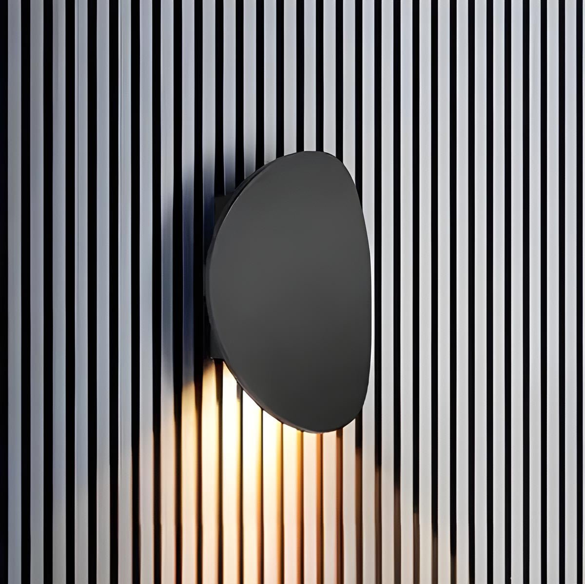 Wandlamp Minimalistisch met Geïntegreerde LED en Organische Vorm