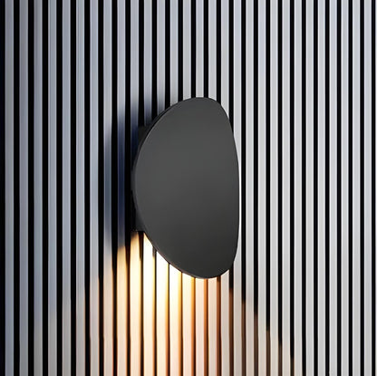 Wandlamp Minimalistisch met Geïntegreerde LED en Organische Vorm