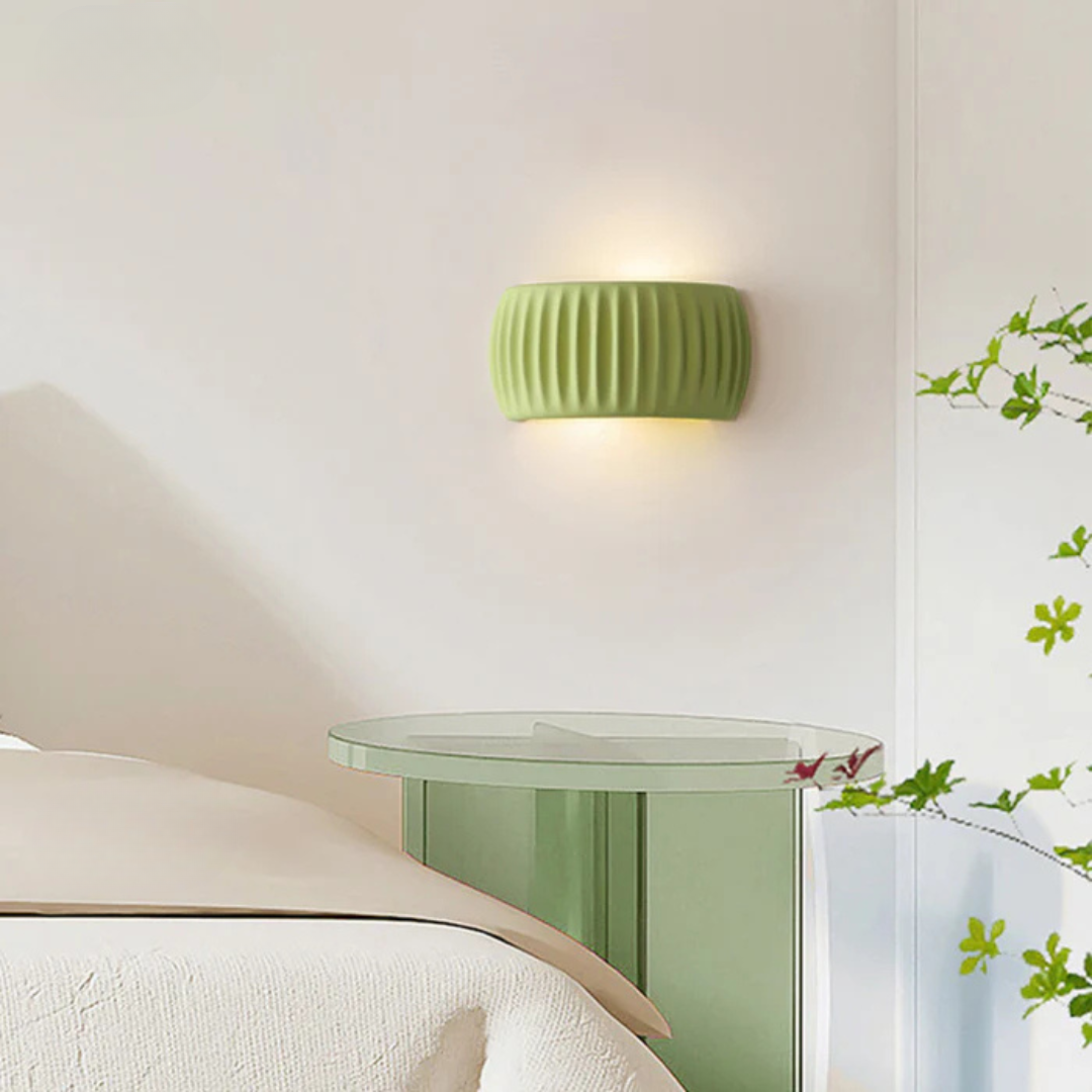 Wandlamp Minimalistisch met Geribbeld Hars Kap en Warm Licht
