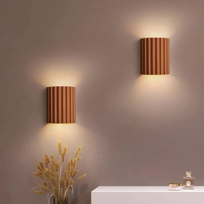 Wandlamp Minimalistisch met Geribbeld Reliëfpatroon en Omhoog-Omlaag Lichteffect