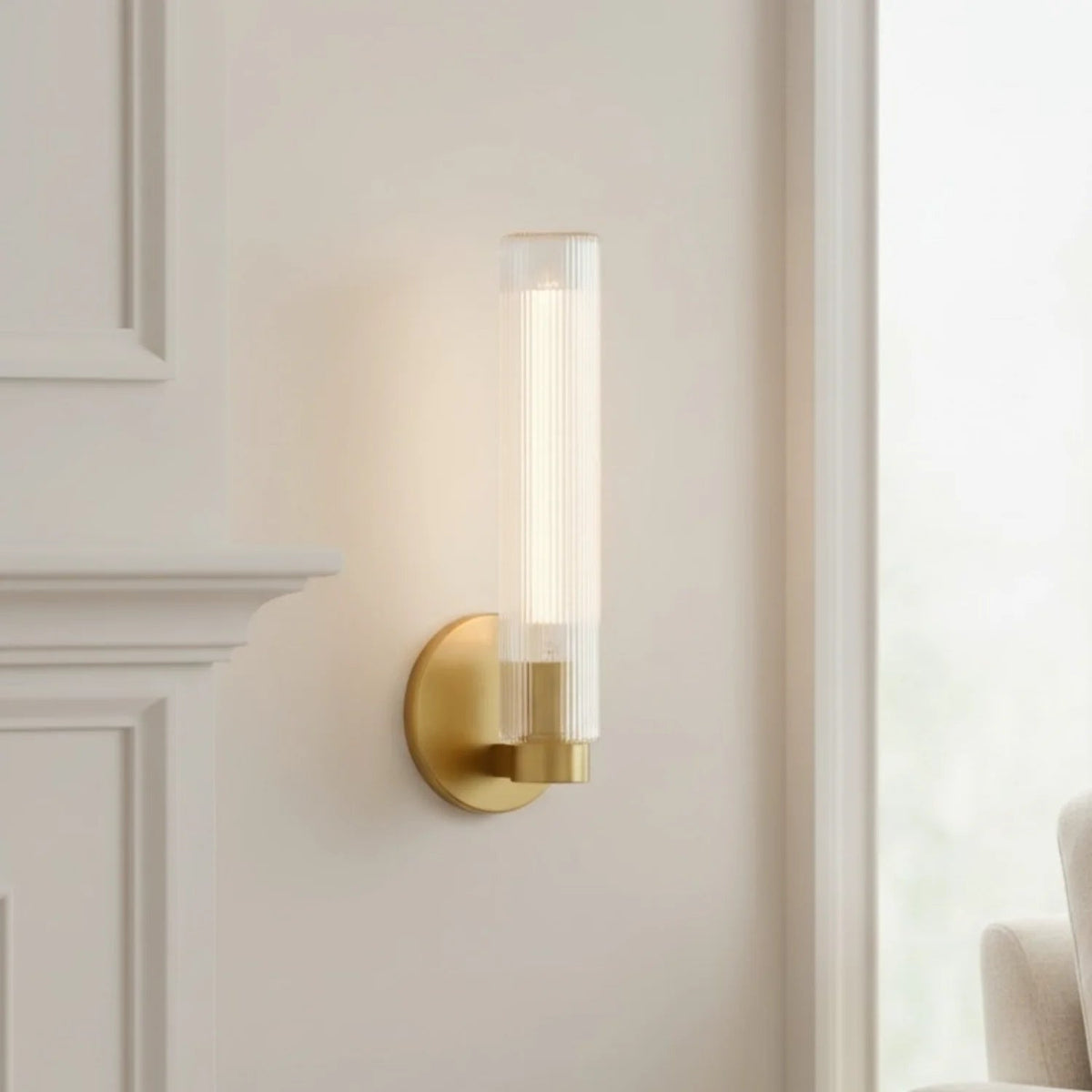 Wandlamp Minimalistisch met Geribbelde Glazen Cilinderkap en Vaste Bevestiging