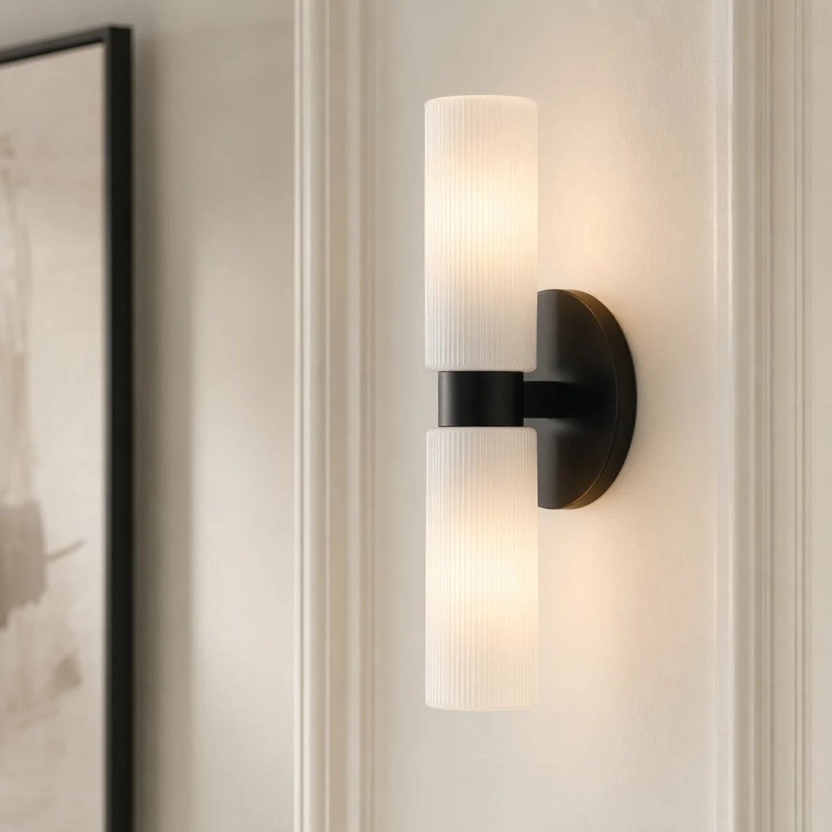 Wandlamp Minimalistisch met Geribbelde Glazen Cilinderkap en Vaste Bevestiging