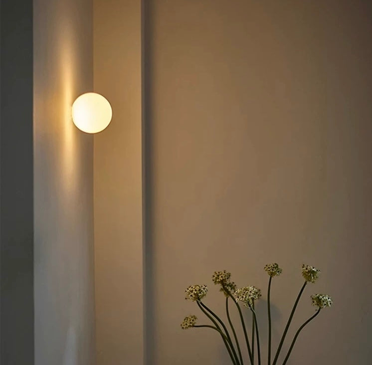 Wandlamp Minimalistisch met Glazen Bol en Geïntegreerde LED