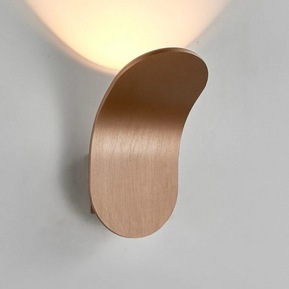 Wandlamp Minimalistisch met Organische Vorm en Geïntegreerde LED