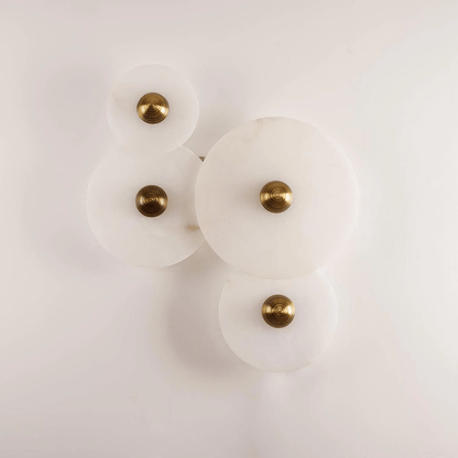 Wandlamp Minimalistisch met Ronde Albast Schijf en Bronzen Fitting