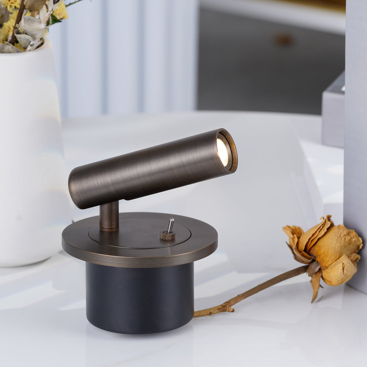 Wandlamp Minimalistisch met Verstelbare Spotlamp en Geïntegreerde LED