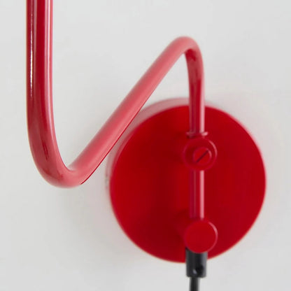 Wandlamp Minimalistisch met Verstelbare Zwenkarm en Taps Toelopende Kap