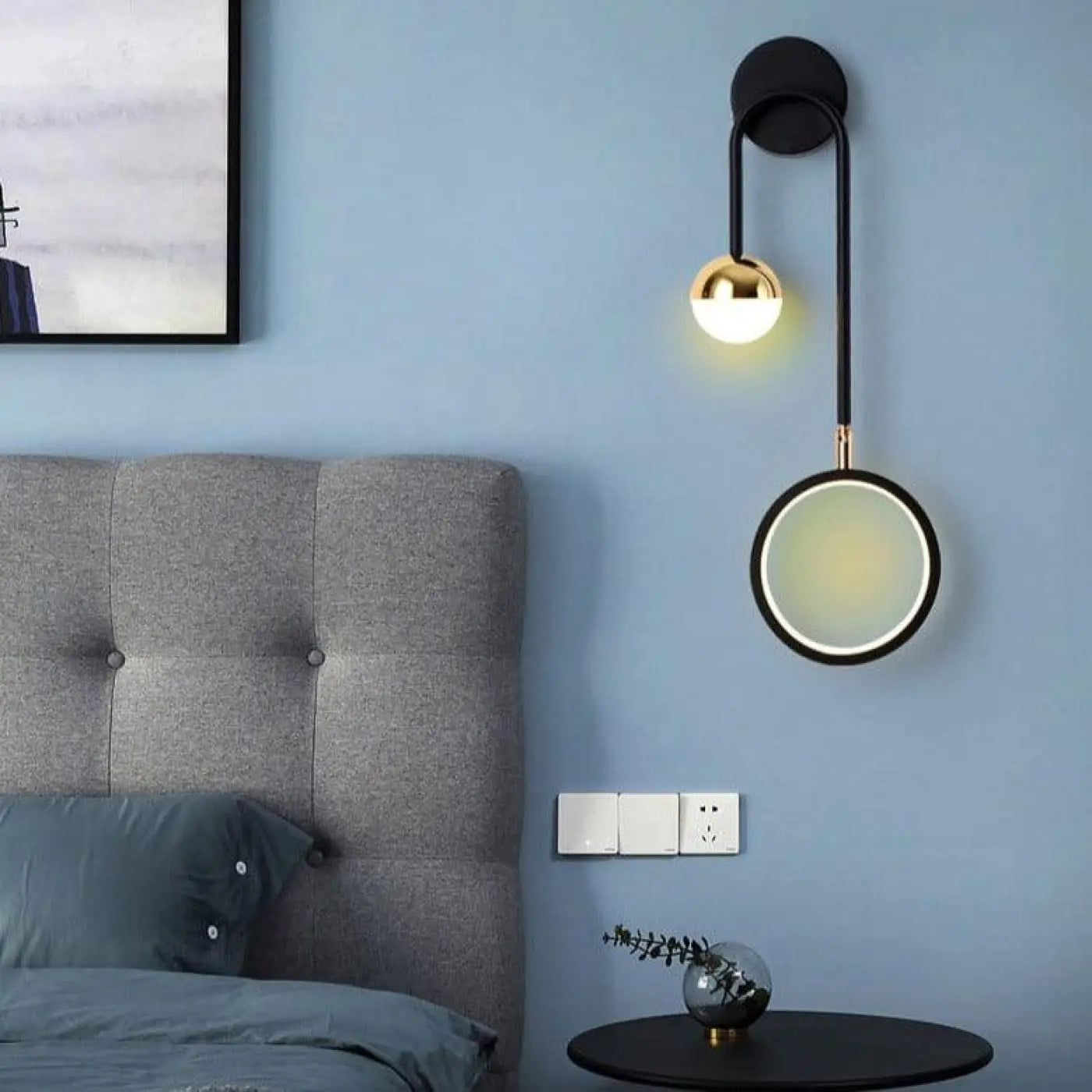 Wandlamp Modern met Bolvormige Spot en Verlichte Cirkelring