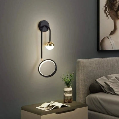 Wandlamp Modern met Bolvormige Spot en Verlichte Cirkelring