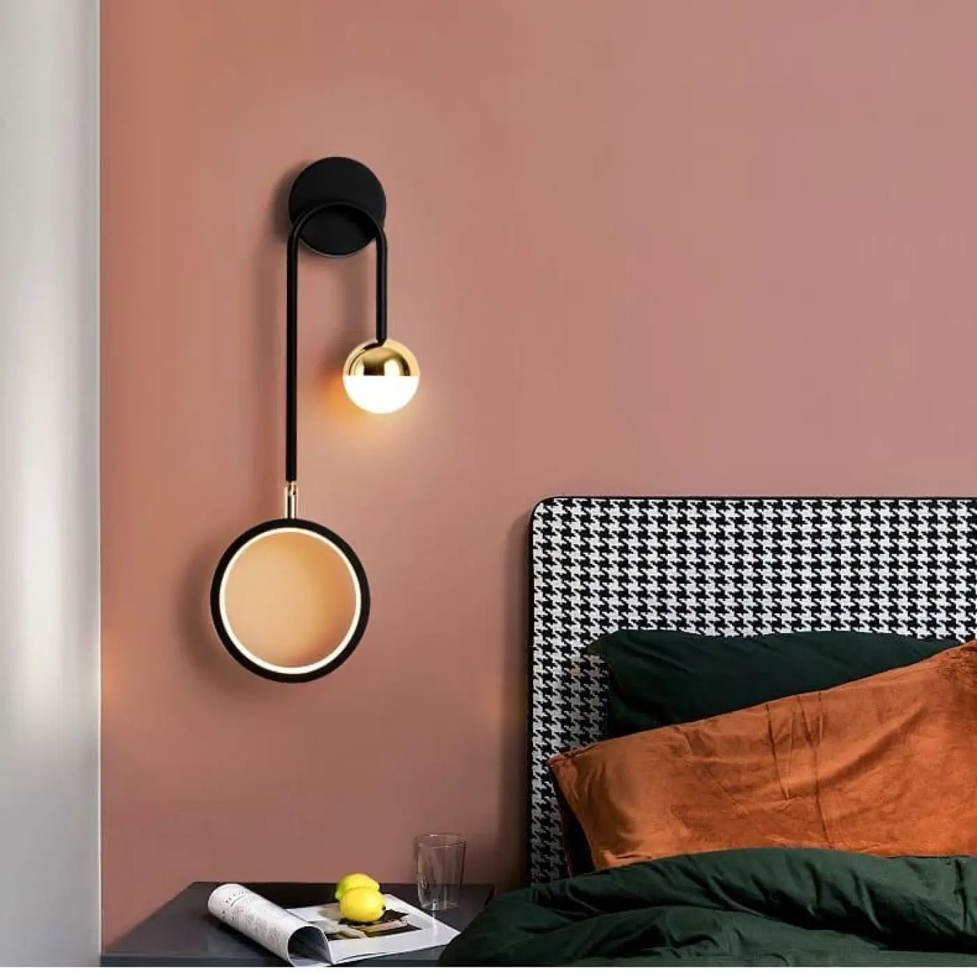 Wandlamp Modern met Bolvormige Spot en Verlichte Cirkelring