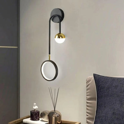 Wandlamp Modern met Bolvormige Spot en Verlichte Cirkelring