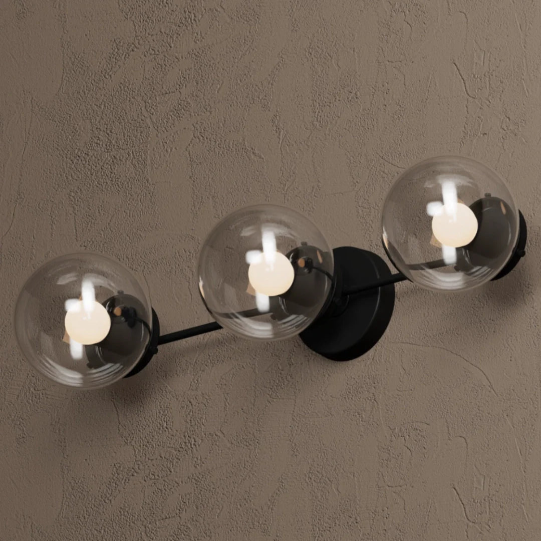Wandlamp Modern met Drie Glazen Bollen en Metalen Frame