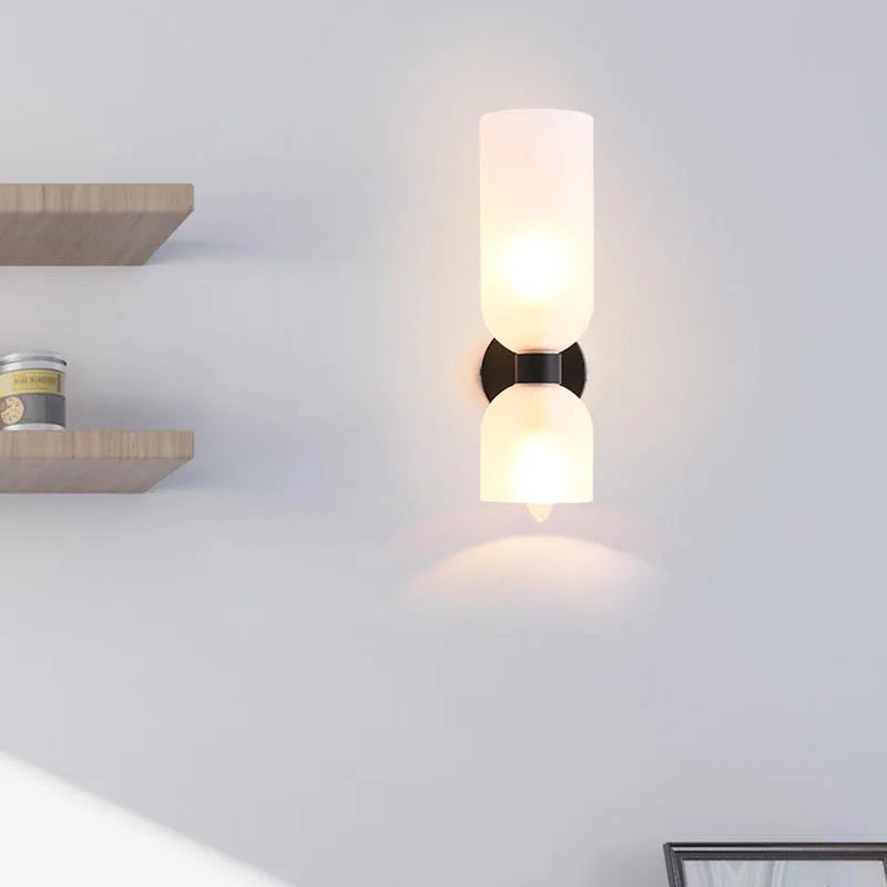 Wandlamp Modern met Dubbele Glazen Cilinderkap en Metalen Fitting
