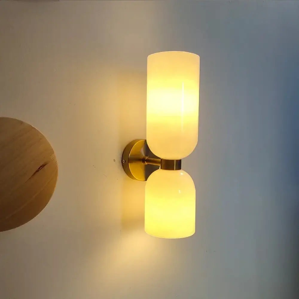 Wandlamp Modern met Dubbele Glazen Kap en Twee Lichtpunten