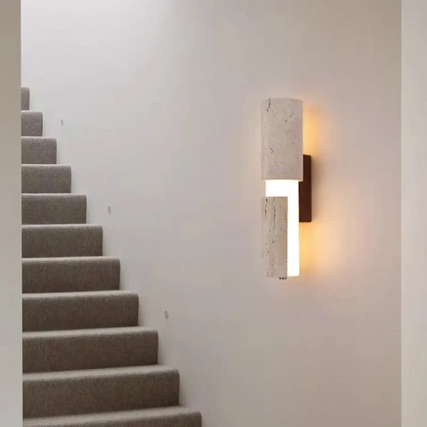 Wandlamp Modern met Dubbele Lichtrichting en Travertijn Cilinders