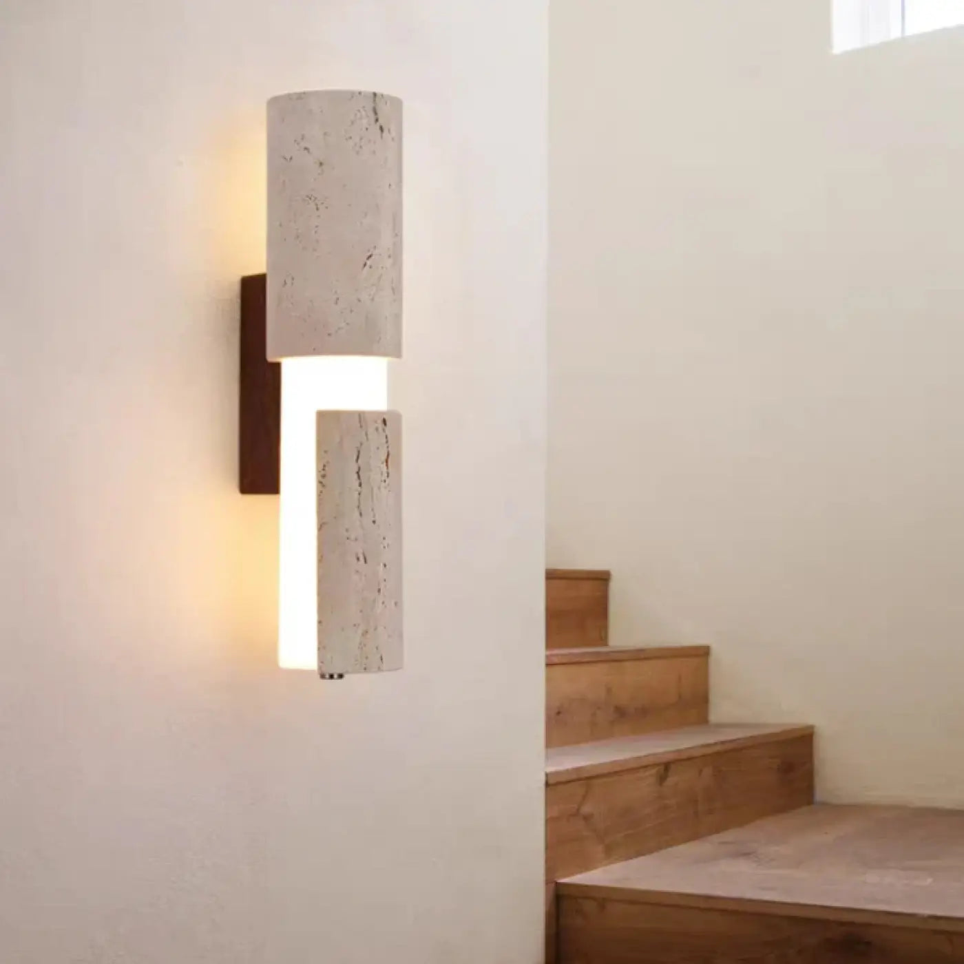Wandlamp Modern met Dubbele Lichtrichting en Travertijn Cilinders