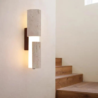 Wandlamp Modern met Dubbele Lichtrichting en Travertijn Cilinders