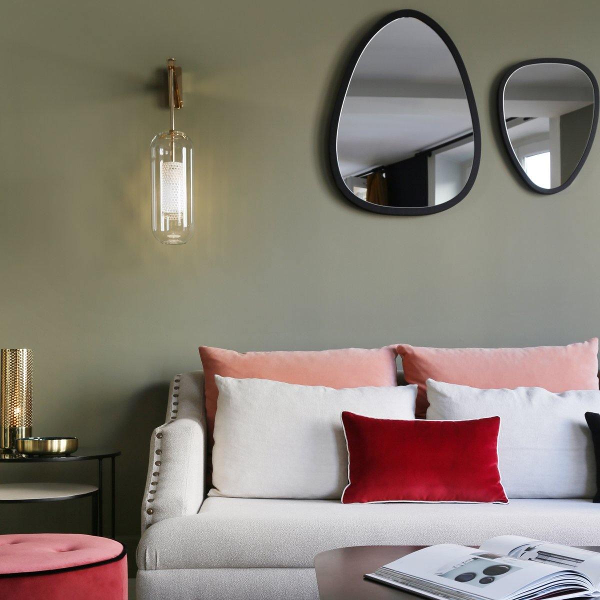 Wandlamp Modern met Glazen Kap en Geperforeerde Metalen Kooi