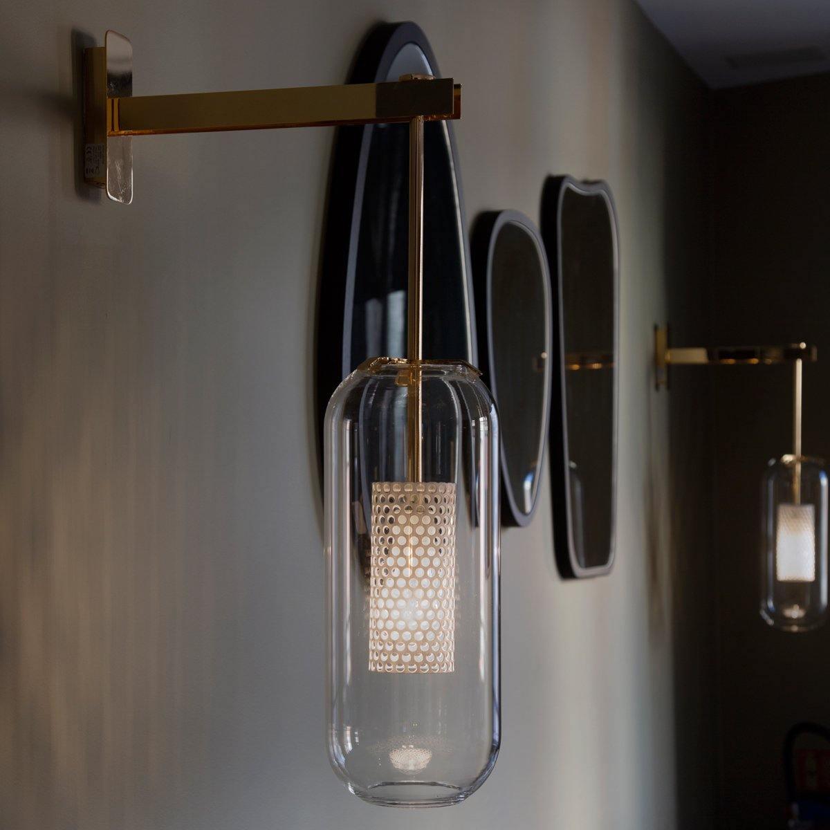 Wandlamp Modern met Glazen Kap en Geperforeerde Metalen Kooi