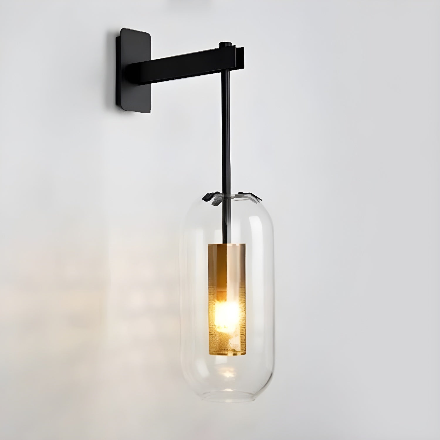 Wandlamp Modern met Glazen Kap en Geperforeerde Metalen Kooi
