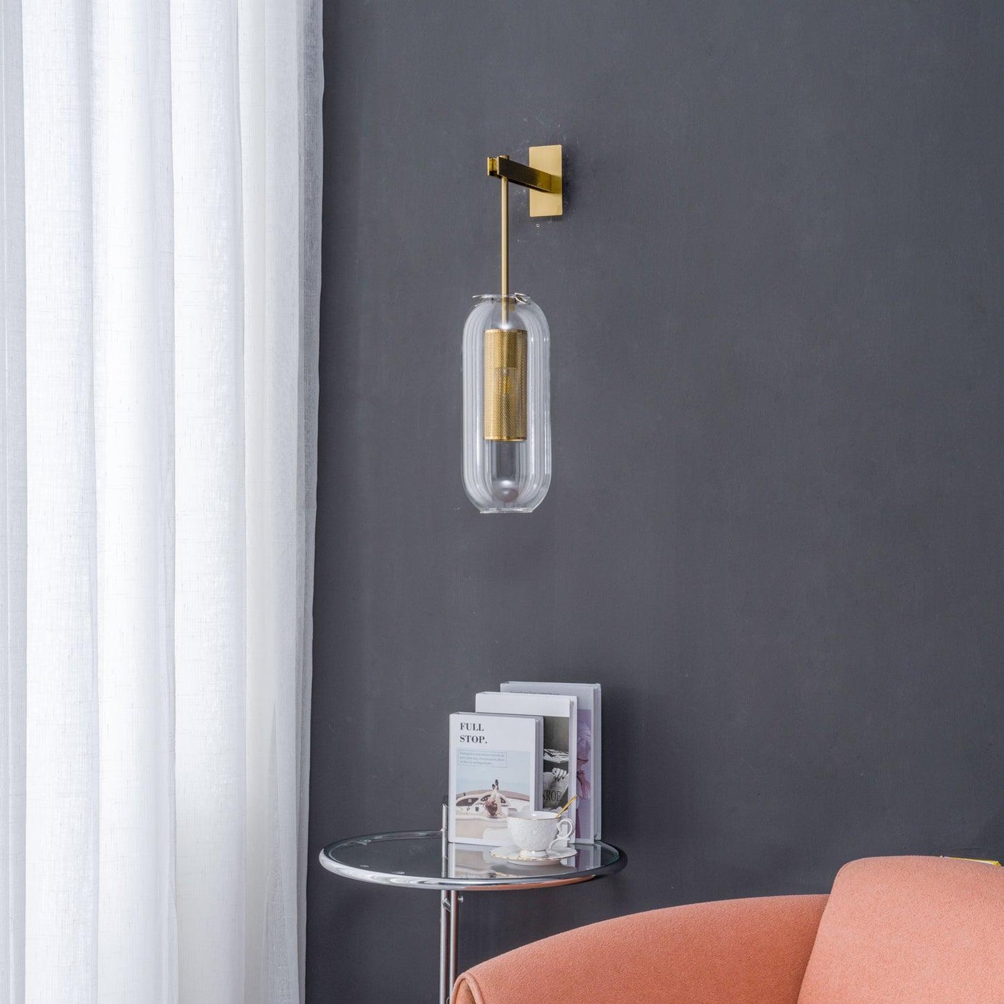 Wandlamp Modern met Glazen Kap en Geperforeerde Metalen Kooi