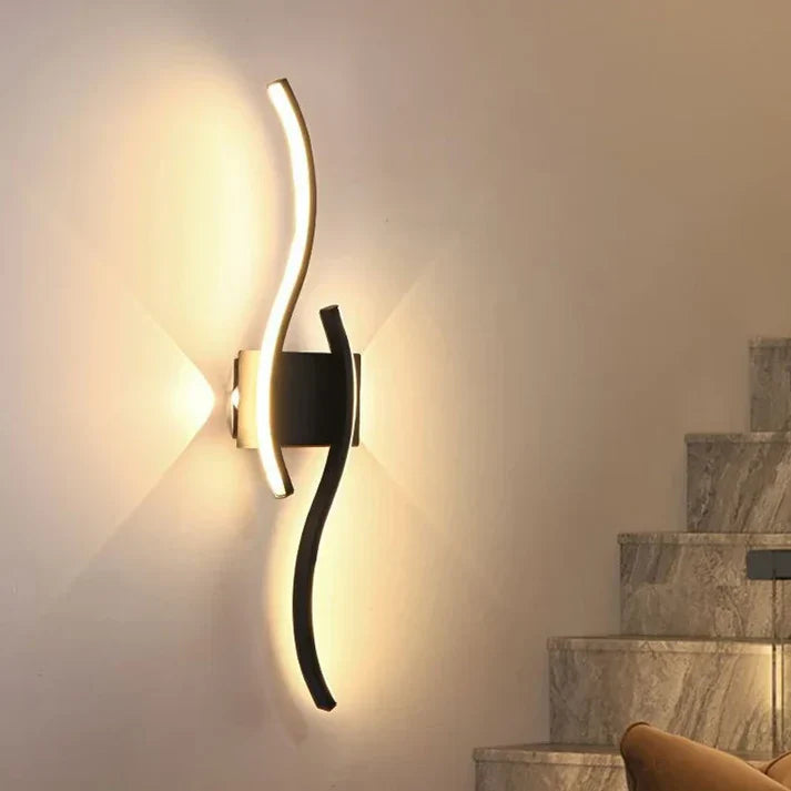 Wandlamp Modern met Golvend LED Design en Warm Licht