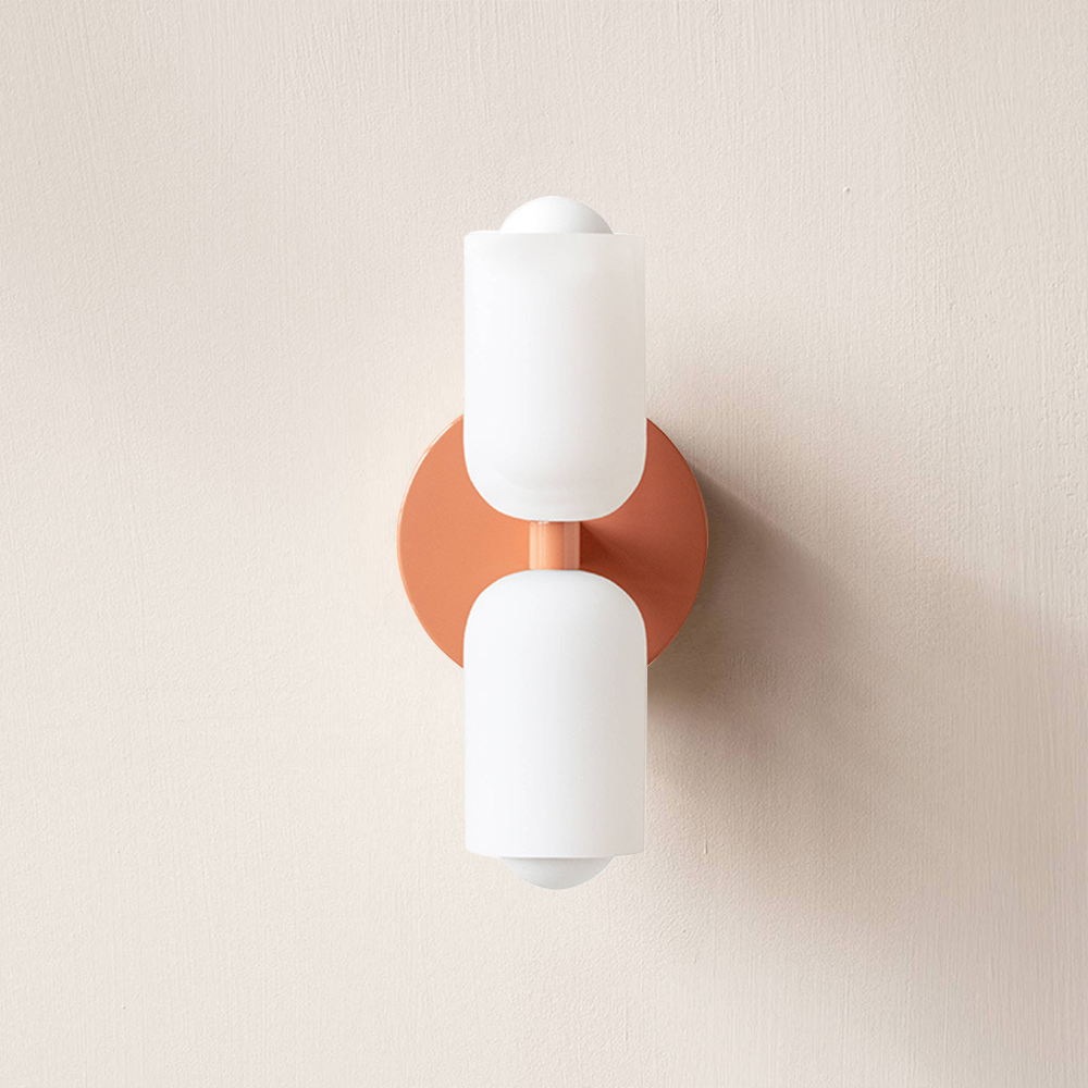 Wandlamp Modern met Twee Cilindervormige Kappen en Ronde Wandplaat