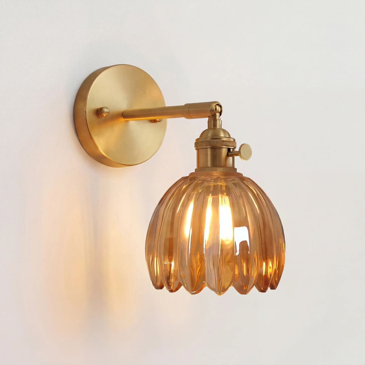 Wandlamp Retro met Gedraaid Glazen Kap en Verstelbare Arm