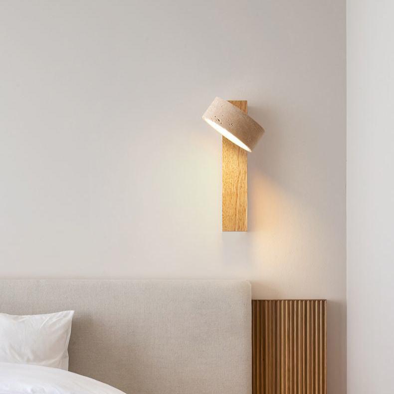 Wandlamp Scandinavisch met Draaibare Kap van Travertijn en Houten Basis