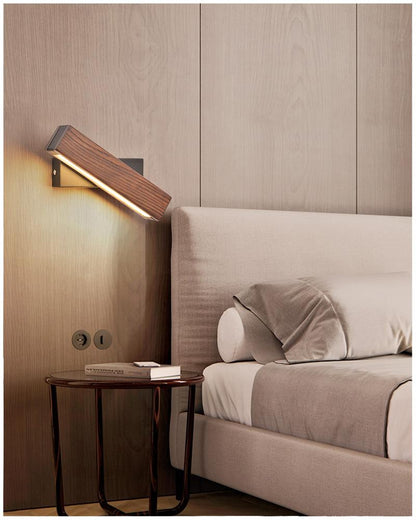 Wandlamp Scandinavisch met Draaibare LED Balk en Houtlook