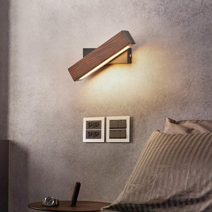 Wandlamp Scandinavisch met Draaibare LED Balk en Houtlook