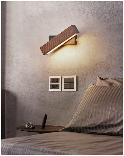 Wandlamp Scandinavisch met Draaibare LED Balk en Houtlook