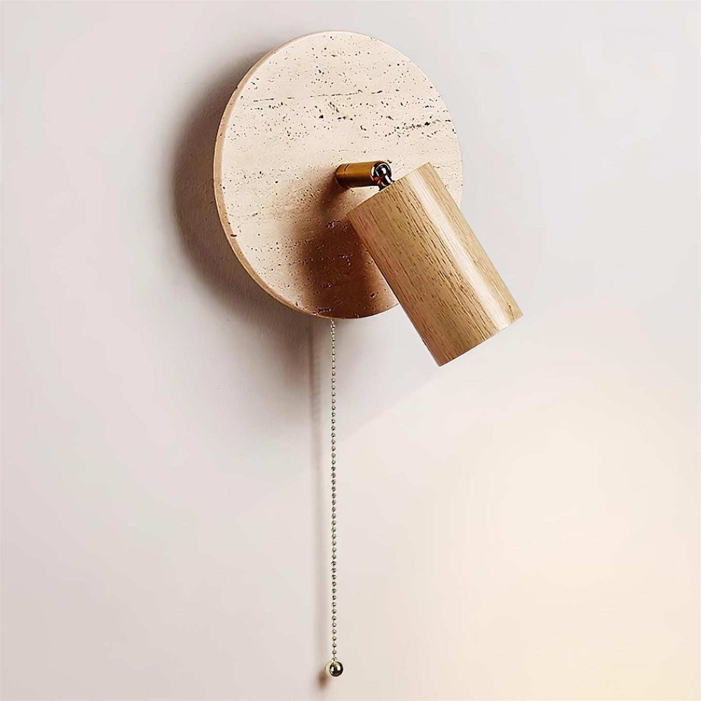 Wandlamp Scandinavisch met Draaibare Spot en Trekketting op Ronde Travertijn Basis