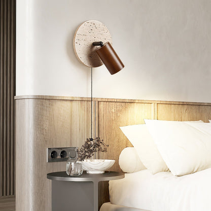 Wandlamp Scandinavisch met Draaibare Spot en Trekketting op Ronde Travertijn Basis