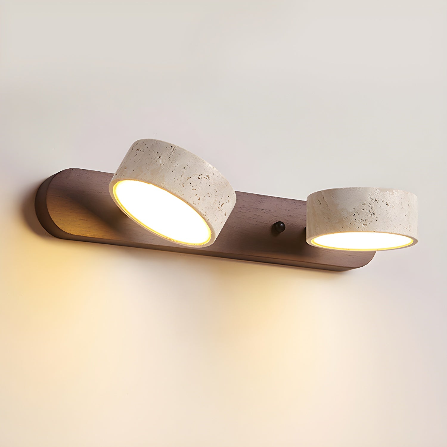 Wandlamp Scandinavisch met Draaibare Spotjes en Houten Basis