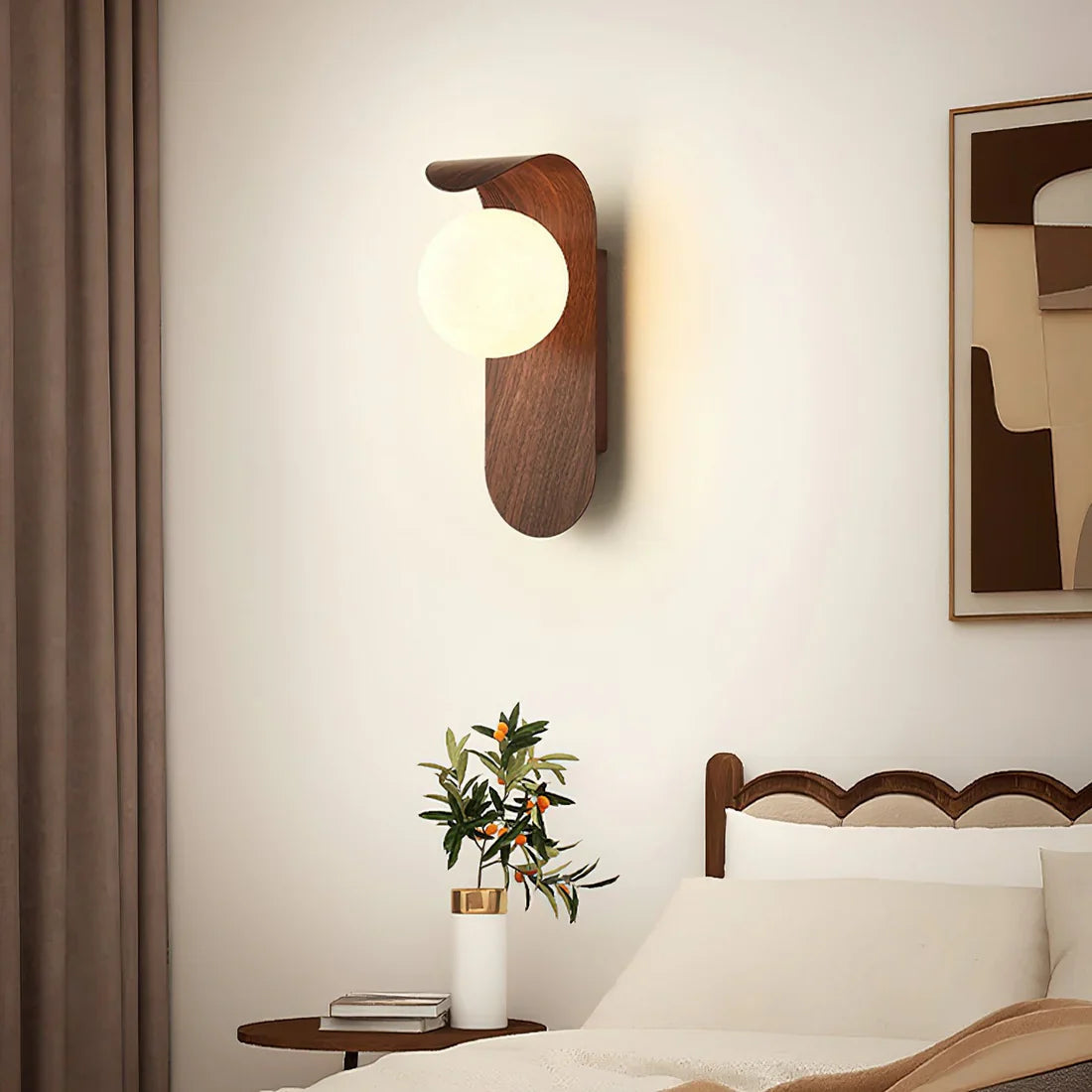 Wandlamp Scandinavisch met Houten Paneel en Glazen Bol