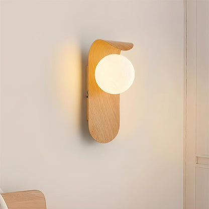 Wandlamp Scandinavisch met Houten Paneel en Glazen Bol