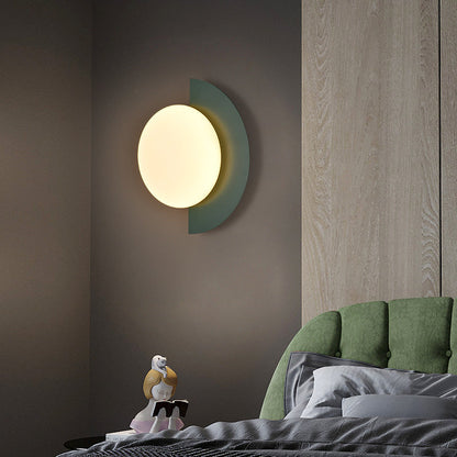 Wandlamp Scandinavisch met Ronde Bol en Halfcirkelvormige Kap