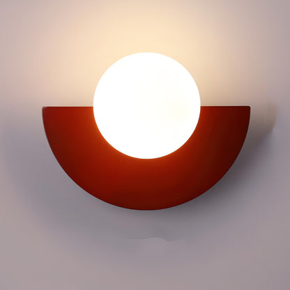 Wandlamp Scandinavisch met Ronde Bol en Halfcirkelvormige Kap