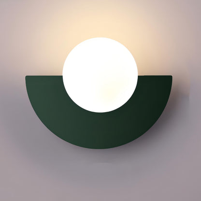 Wandlamp Scandinavisch met Ronde Bol en Halfcirkelvormige Kap