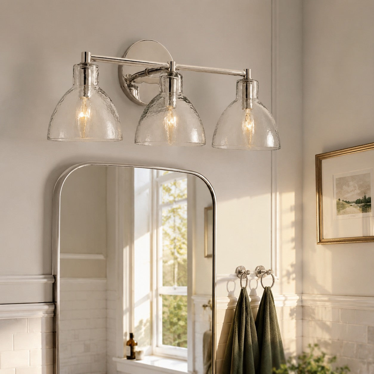 Wandlamp Vintage met Gehamerd Glazen Kap en Metalen Arm