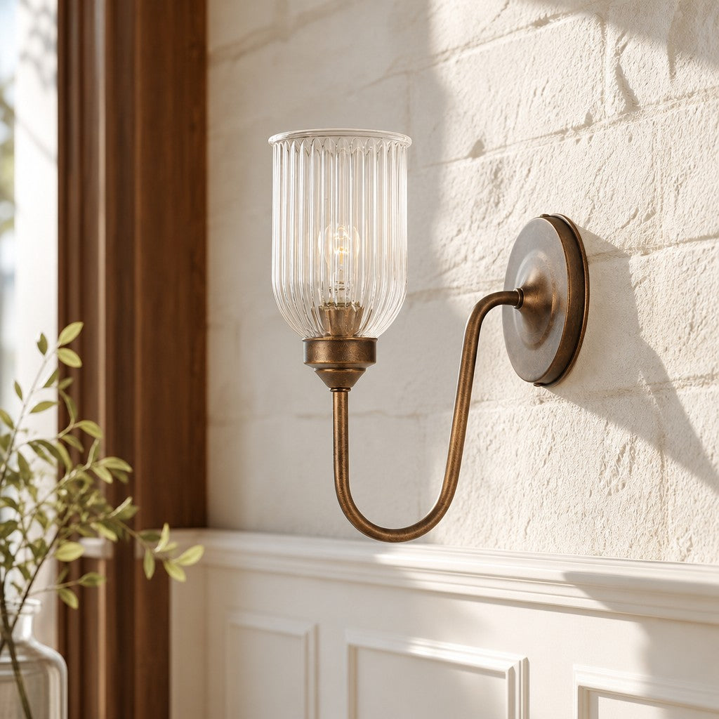 Wandlamp Vintage met Geribbelde Glazen Kap en Gebogen Arm