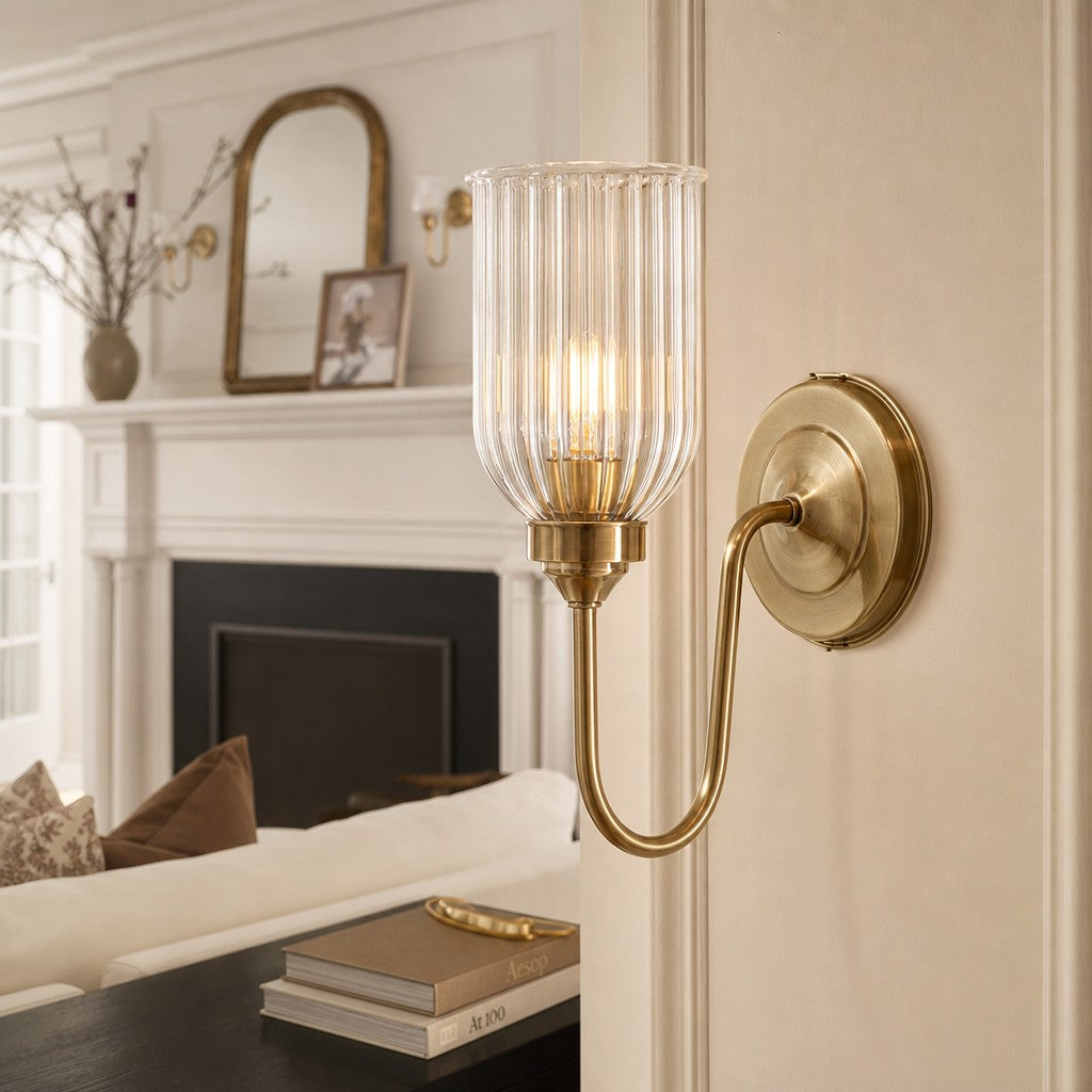 Wandlamp Vintage met Geribbelde Glazen Kap en Gebogen Arm