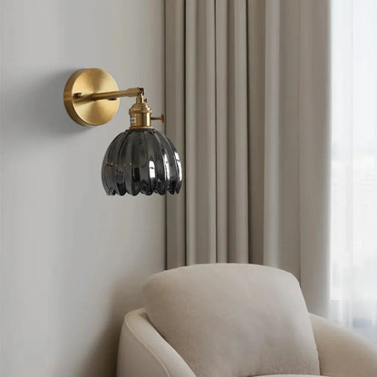 Wandlamp Vintage met Geribbelde Glazen Kap en Verstelbare Arm