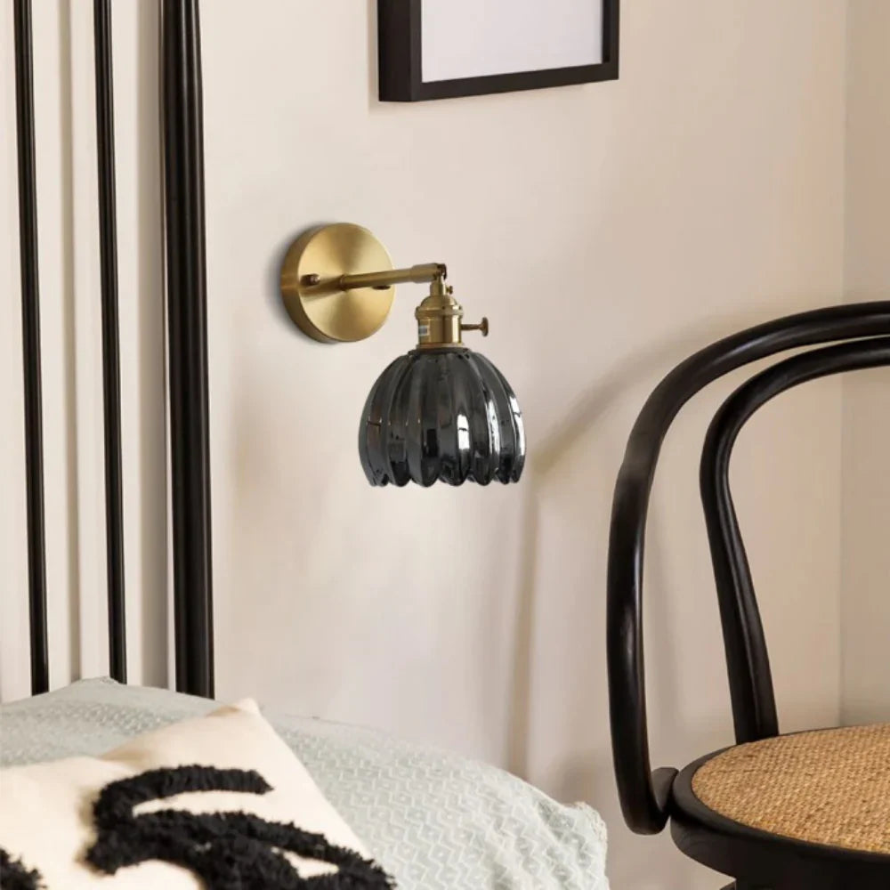 Wandlamp Vintage met Geribbelde Glazen Kap en Verstelbare Arm